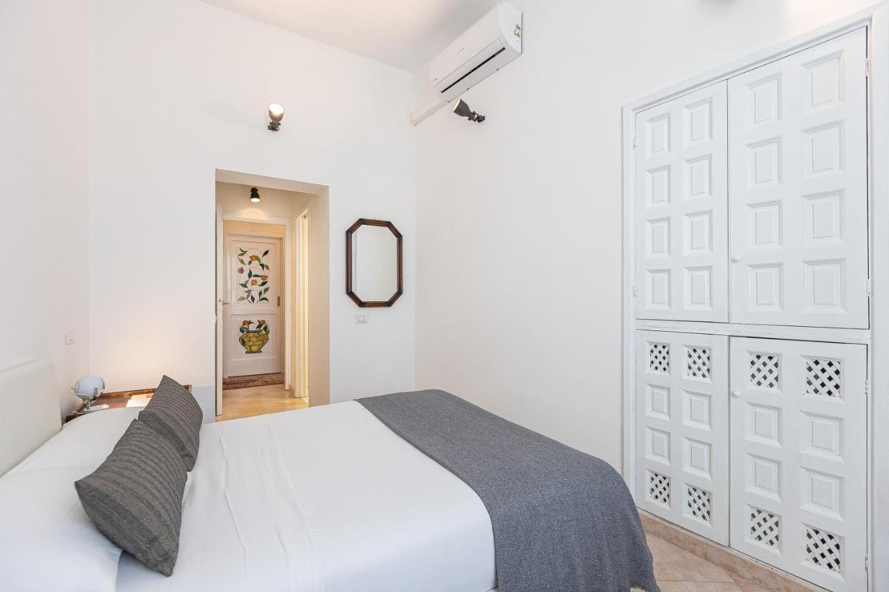 Amazing Historical Apartment - Jewish Ghetto Рим Екстериор снимка