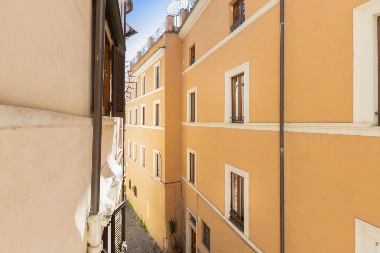 Amazing Historical Apartment - Jewish Ghetto Рим Екстериор снимка