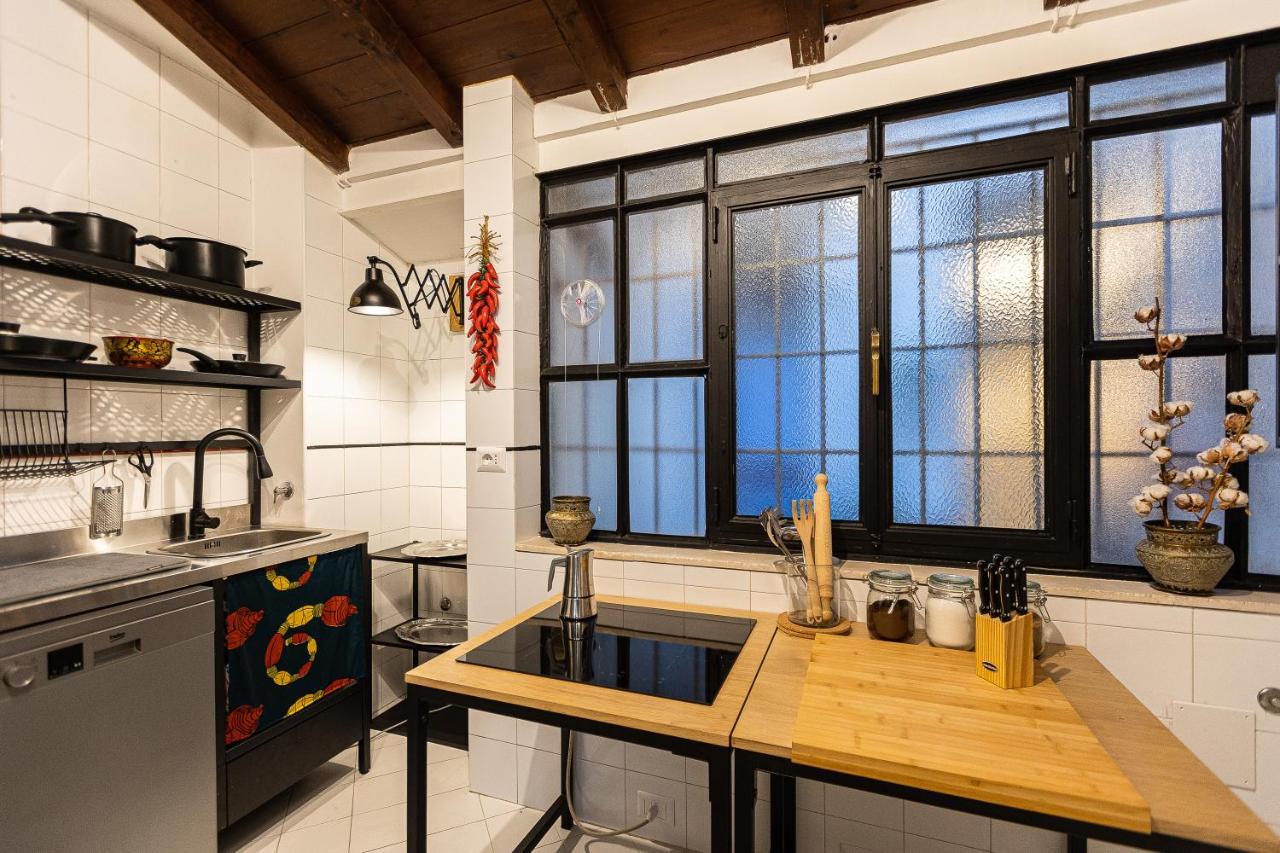 Amazing Historical Apartment - Jewish Ghetto Рим Екстериор снимка